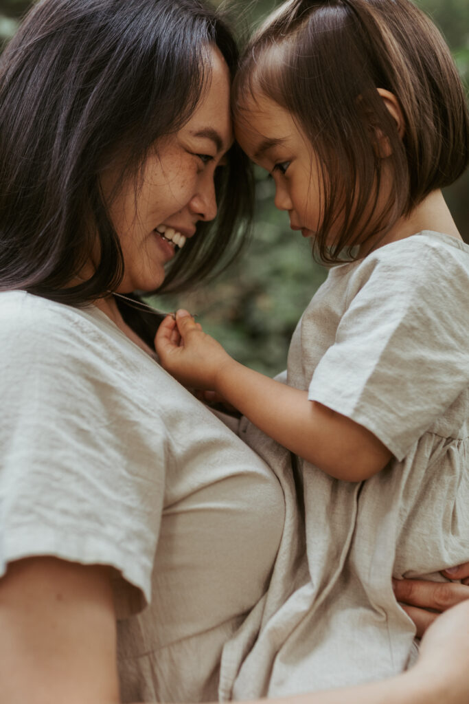 Family maternity session in the park